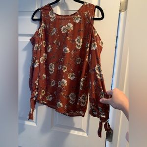 Women’s blouse size S
